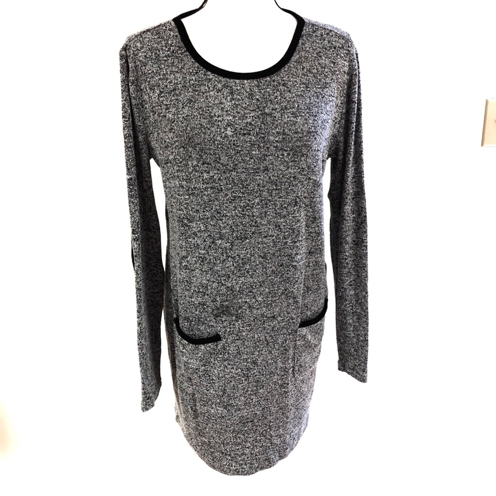 🌵Quinn sz M patch long sleeve stretch gray dress